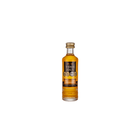 Garrafa de Cachaça Weber HAus Bálsamo 50ml ideal para degustação ou para presentear alguém especial.