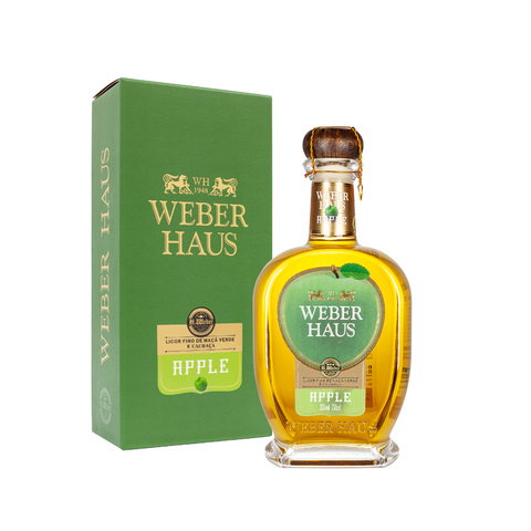 Licor Fino de Maça Verde e Cachaça com embalagem.