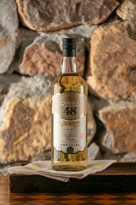 Garrafa de Cachaça Rota 48 Ouro 1000ml.