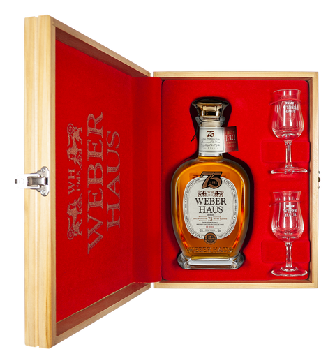 Estojo Veludo Especial com Cachaça Premium e 2 taças