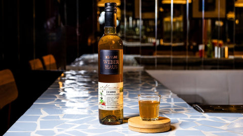Cachaça com Jambu: a bebida que adormece a boca