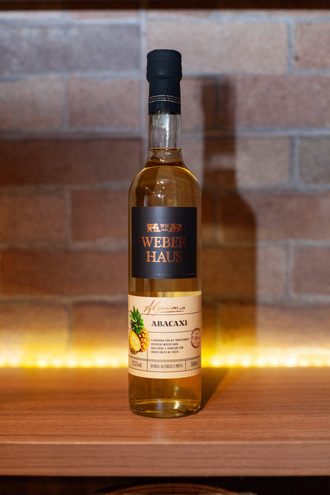 Garrafa de Bebida Mista Weber Haus de Abacaxi 500ml.