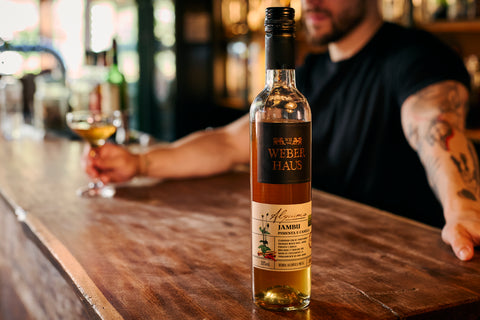 Bebida Mista de Cachaça com Jambu, Pimenta e Canela Weber Haus 500ml