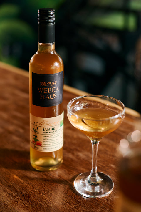 Bebida Mista de Cachaça com Jambu, Pimenta e Canela Weber Haus 500ml