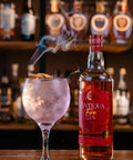 Garrafa de Gin Antiqua Fire com Jambu e Pimenta Weber Haus 1000ml com drink GT Fire.