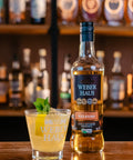 Cachaça Weber Haus Bálsamo servida em drink.