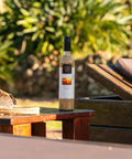 Garrafa de Licor Creme Weber Haus de Creme de Leite 500ml e ambiente externo.