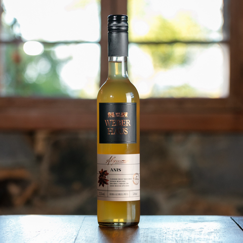 Bebida Mista de Cachaça com Anis Weber Haus 500ml