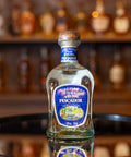Garrafa de Cachaça Velho Pescador Prata 750ml.