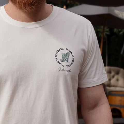 Camiseta com estampa ambientada