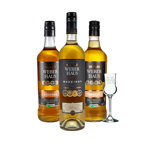 Combo com cachaça 7 madeiras, bálsamo e amburana com taça alambique