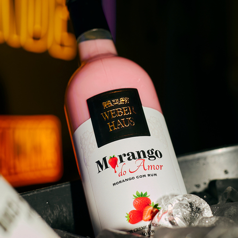 Combo dois Licores de Morango Weber Haus com Copo Dose Olé