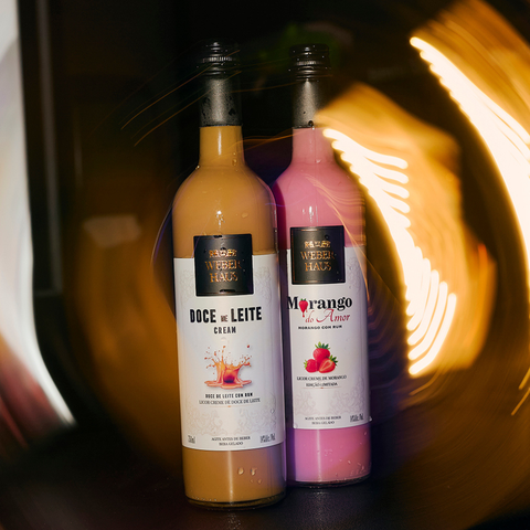 Combo Licor Morango do Amor, um Licor Doce de Leite e Copo Dose Olé