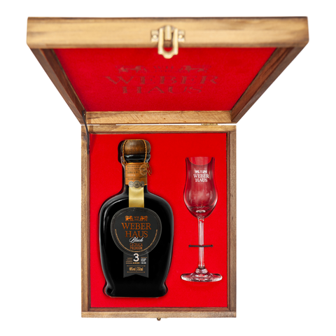 Estojo Veludo com Cachaça Weber Haus Linha Especial com Taça