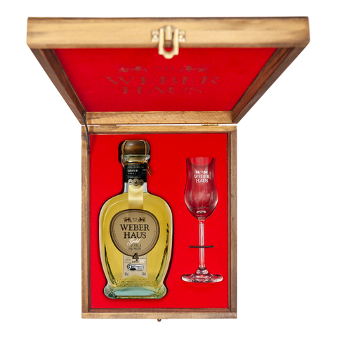 Estojo Veludo com Cachaça Weber Haus Linha Especial com Taça
