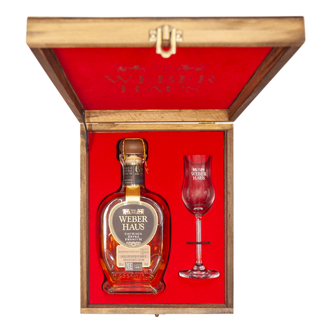 Estojo Veludo com Cachaça Weber Haus Linha Especial com Taça