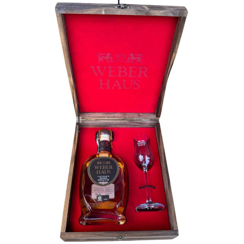 Estojo Veludo com Cachaça Weber Haus Linha Especial com Taça