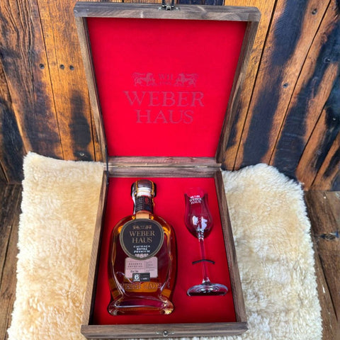 Estojo Veludo com Cachaça Weber Haus Linha Especial com Taça