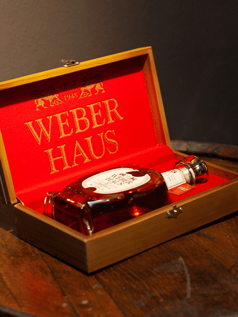 Estojo Veludo com Cachaça Weber Haus Linha Especial