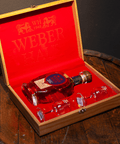 Estojo Especial com Cachaça Premium Weber Haus e 2 taças de degustação.