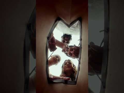 Video de amigos brindando e conversando com cachaça 7 madeiras weber haus